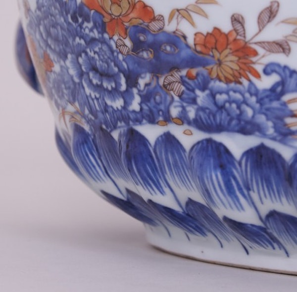 A CHINESE IMARI OVAL TUREEN, FIRST HALF OF THE 18TH CENTURY - image 3