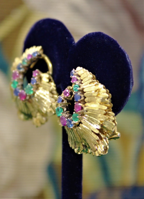 A very fine pair of Sapphire, Ruby & Emerald Earrings set in 18ct Yellow Gold, English, Circa 1980 - image 3