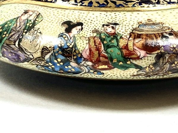 Miniature Satsuma wine pot - image 4