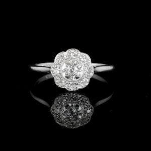 Diamond Daisy Platinum Cluster Ring | English c.1940s