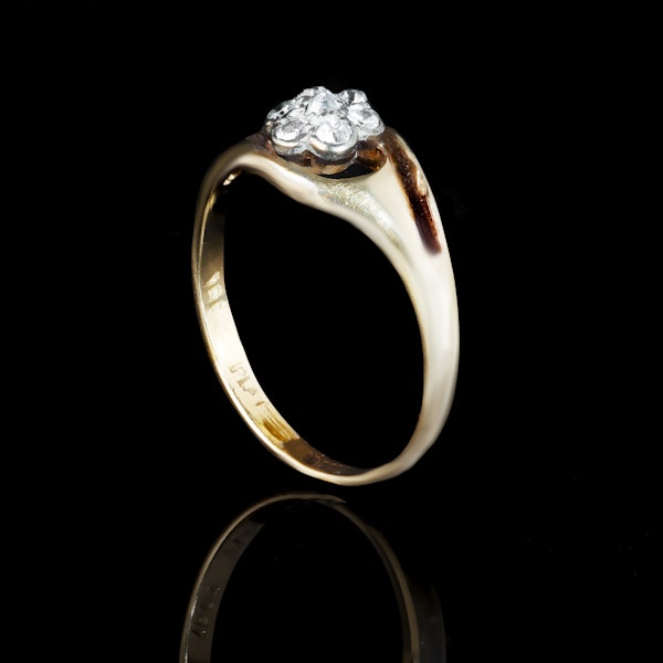 A Daisy Diamond Gold ring - image 2