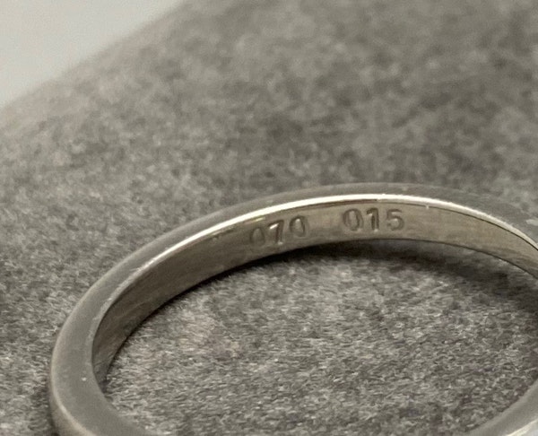 Oval Cut Diamond Ring in Platinum date London 2006, SHAPIRO & Co since1979 - image 8