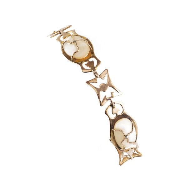 An Art Nouveau Mother of Pearl and Gold Bracelet - image 2
