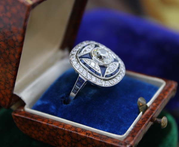 A very substantial "Art Deco" style Oval Diamond and Sapphire Plaque Ring, Mid to late 20th century. Pre-owned - image 2