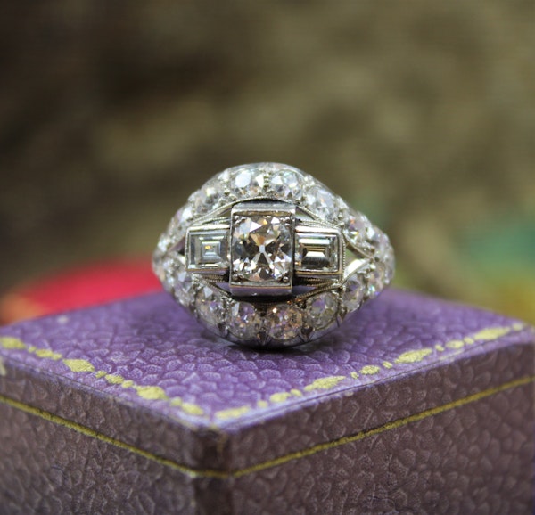 A very fine Art Deco Diamond Demi-Bombé Ring mounted in Platinum, French, Circa 1930 - image 1