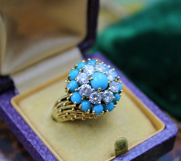A stylish Turquoise & Diamond Cocktail Ring set in  18 Carat Yellow Gold, French, Circa 1960 - image 2