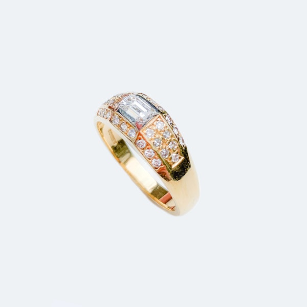 A Modern 18ct Gold Diamond Ring - image 1