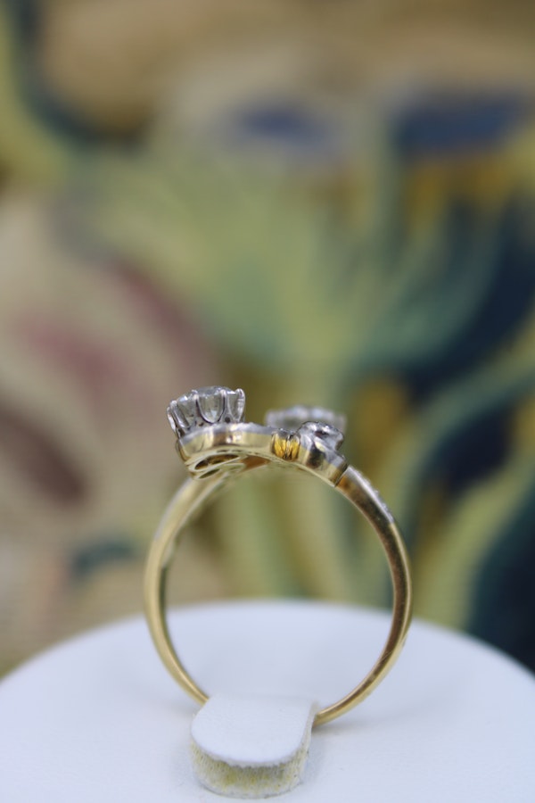 A very fine Belle Epoque Diamond Ring mounted in 18ct Yellow Gold & Platinum, French, Circa 1905 - image 4