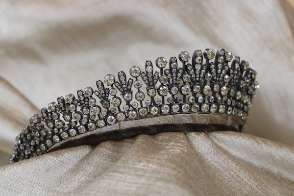 A Superb Kokoshnik Style Diamond Tiara - Necklace, Plausibly Austro-Hungarian, Late 19th Century - image 3