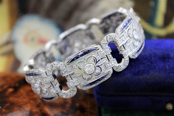 An exquisite Diamond & Sapphire Art Deco  Bracelet mounted in Platinum, English, Circa 1930 - image 2