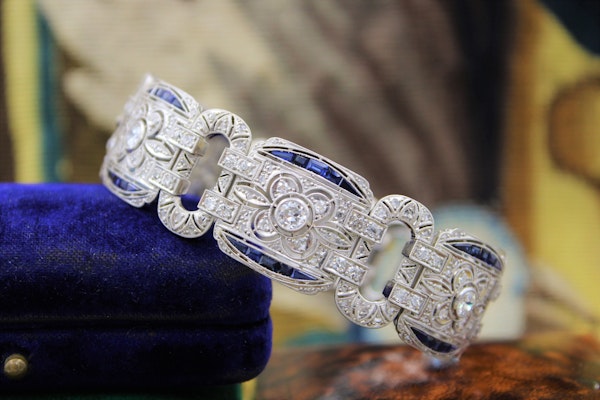 An exquisite Diamond & Sapphire Art Deco  Bracelet mounted in Platinum, English, Circa 1930 - image 1
