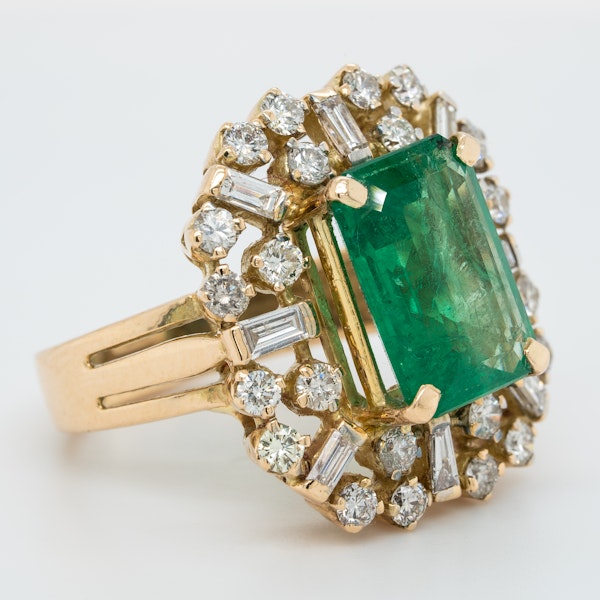 Large emerald and diamond cluster  ring - image 2