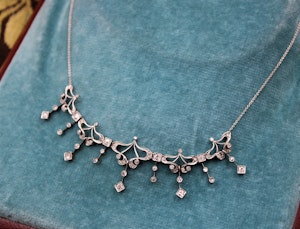 Downstairs at Grays: A very fine Art Nouveau Diamond Demi Fringe Necklace set in High Carat White Gold & Platinum tipped, Continental, Circa 1930