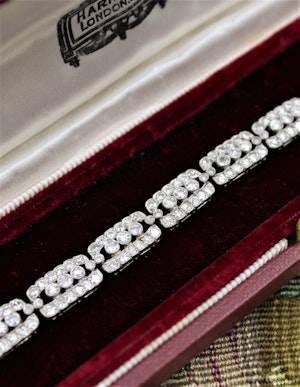 Downstairs at Grays: A very fine Art Deco Diamond Bracelet set in Platinum, English, Circa 1930