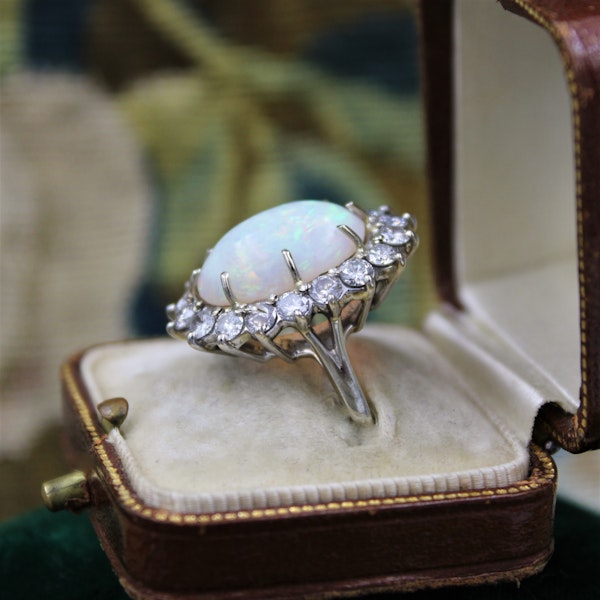A very fine Opal and Diamond Cluster Ring set in 18ct White Gold, English, Circa 1960 - image 4