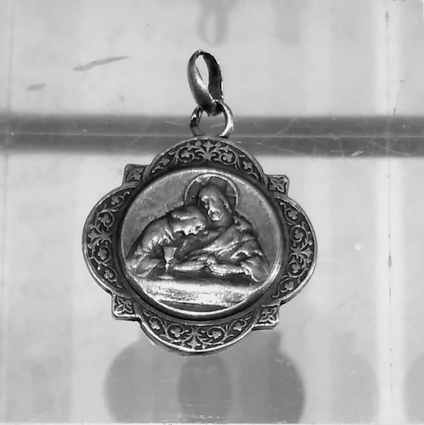 Silver small purse with medal - image 5