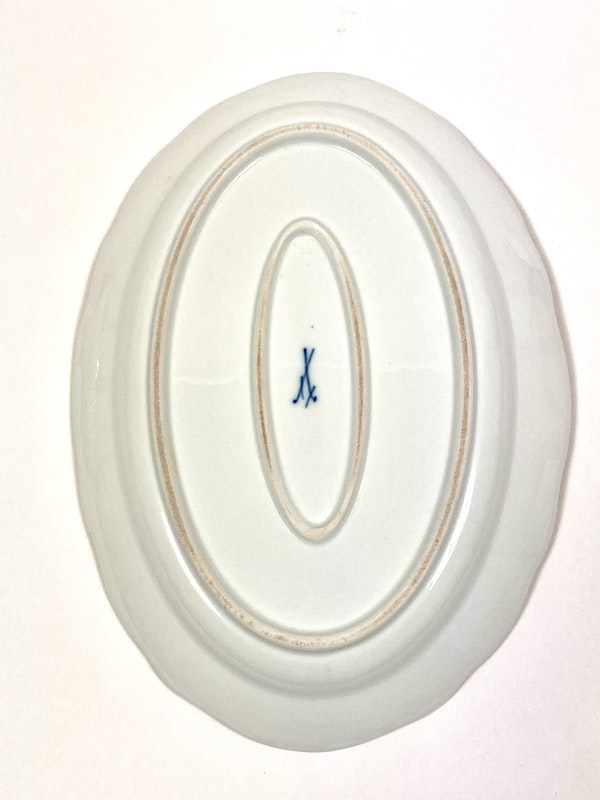5 pairs of graduated 19th century Meissen oval platters - image 3