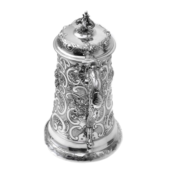 Silver tankard by Robert Hennell - image 3