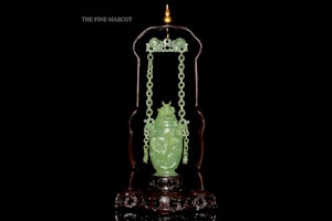 Fine quality carved jade hanging perfume vase