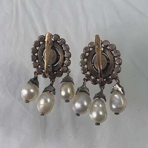 Pair of 1760 silver earrings with diamonds and pearls - image 2