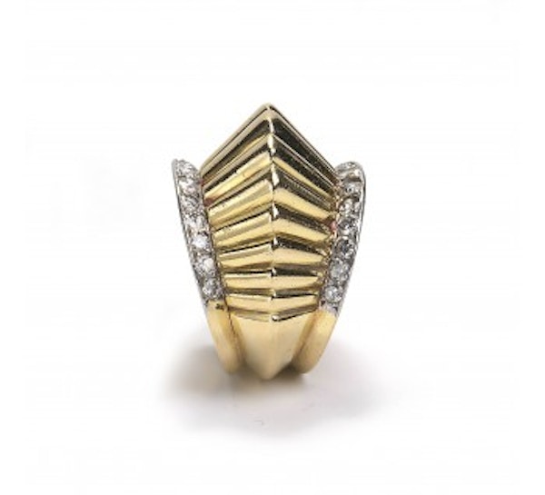 French Fluted Gold And Diamond Ring, Circa 1940 - image 3