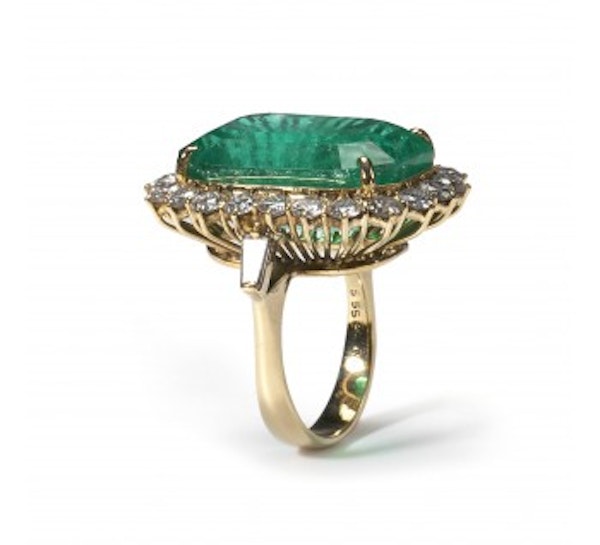 Colombian Emerald And Diamond Cluster Ring - image 2