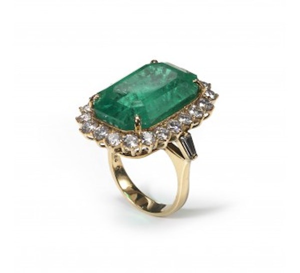 Colombian Emerald And Diamond Cluster Ring - image 3