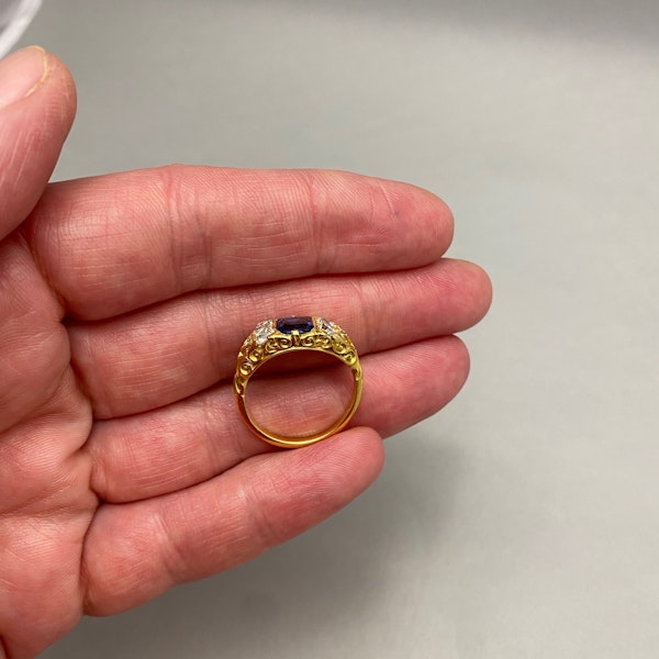 Sapphire Diamond Ring in 18ct Gold date circa 1905, SHAPIRO & Co since1979 - image 4