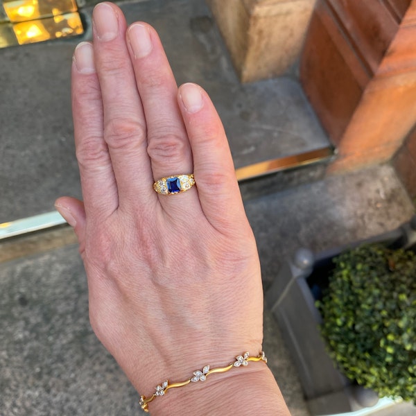 Sapphire Diamond Ring in 18ct Gold date circa 1905, SHAPIRO & Co since1979 - image 6