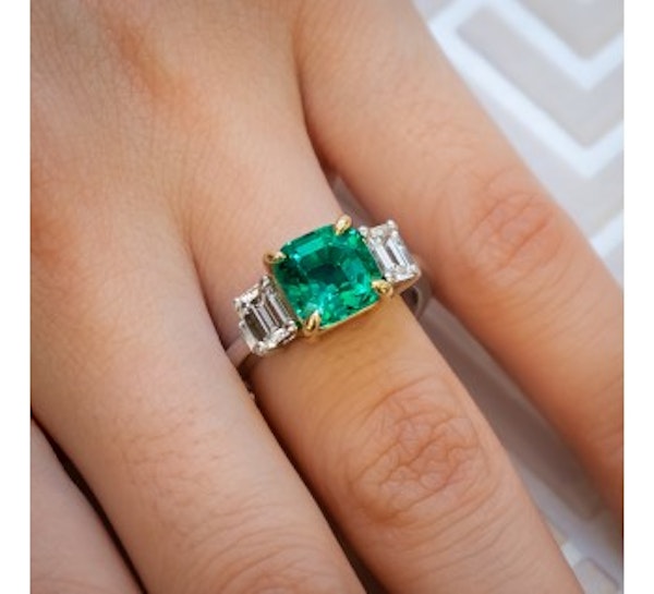 Colombian Emerald, Diamond, Platinum And Gold Ring - image 2
