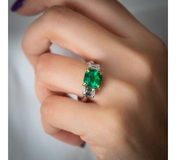 Aletto Brothers Colombian Emerald, Diamond, Platinum and Gold Ring, Circa 2000 - image 3