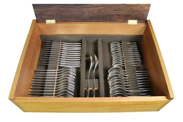 ROBERT WELCH Cutlery - ALVESTON RW2 - 86 Piece Sterling Silver Canteen For 12 - image 3