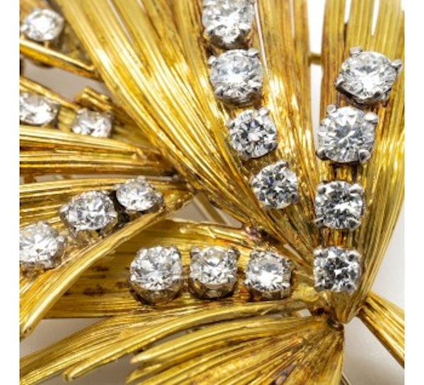Gübelin Gold And Diamond Brooch - image 2