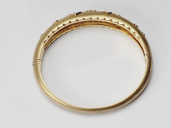 Modern 18ct gold bangle set with a variety of different cut diamonds sku 5103  DBGEMS - image 3