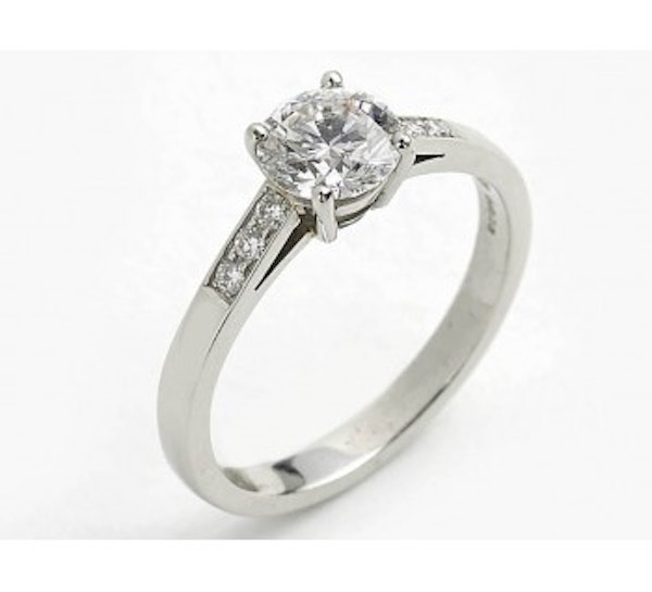 1.04ct F VS1 Brilliant-Cut Diamond Platinum Ring With GIA Certificate - image 2