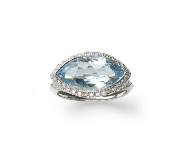 Modern Aquamarine Diamond and Platinum Cluster Ring, 4.69ct - image 2