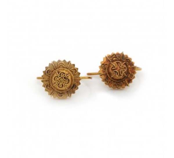 Victorian Etruscan Brooch And Earrings Gold Suite - image 3