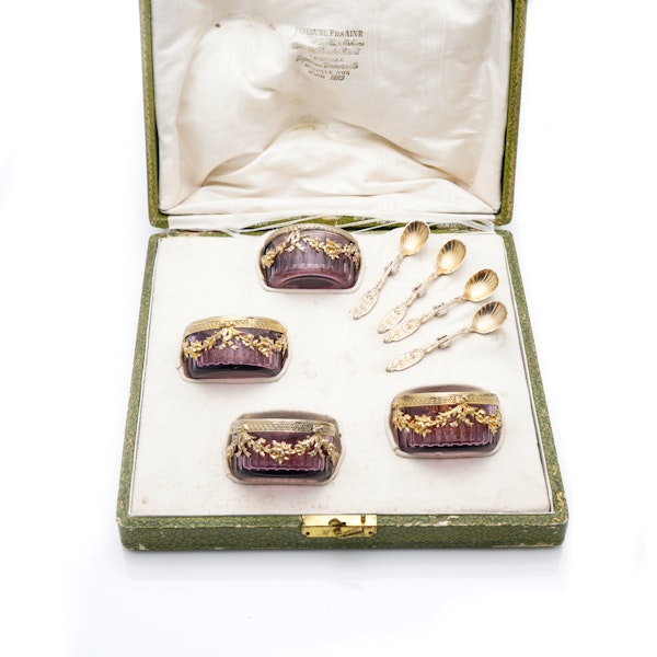 French silver gild and ruby glass set of 4 salts with spoons, 19c. - image 2