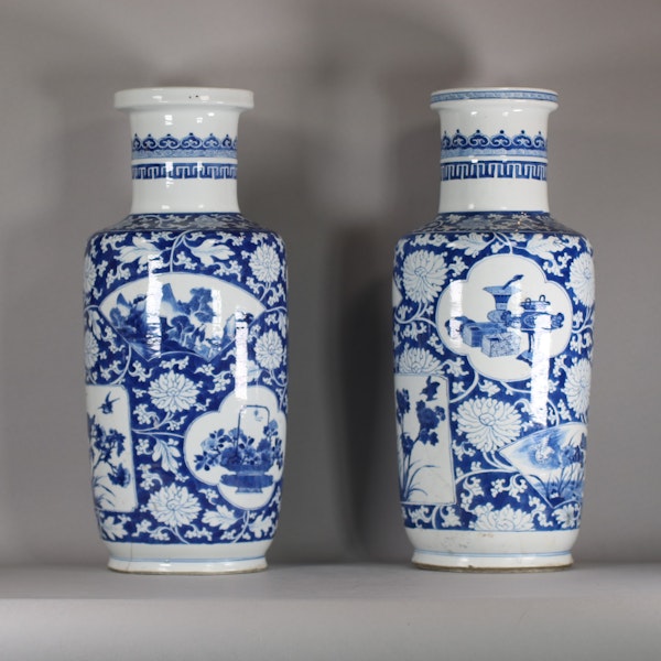 Pair of Chinese blue and white rouleau vases, Kangxi (1662-1722) - image 3