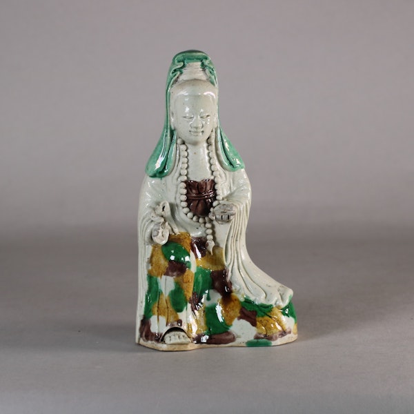 Chinese famille verte figure of Guanyin, - image 4