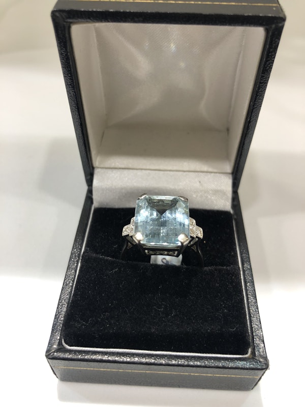Vintage aquamarine diamond platinum ring - image 2