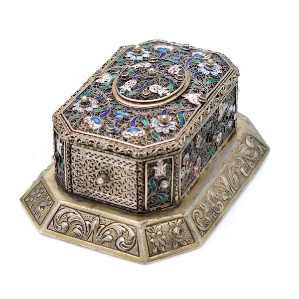 Continental silver and enamel signing bird box, c.1900 - image 2