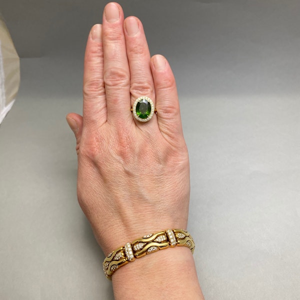 Green Tourmaline Diamond Cluster Ring in 18ct Gold date circa 1980, SHAPIRO & Co since1979 - image 5