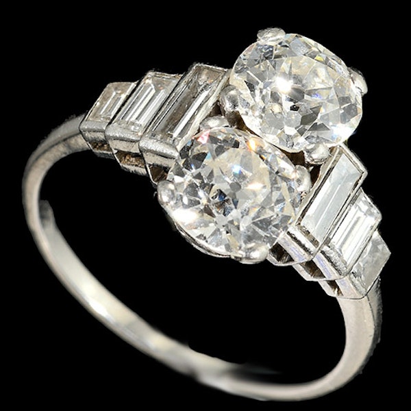 MM7133r Art Deco baguette and round diamond platinum ring 2 cts in two round diamonds 1920c - image 1