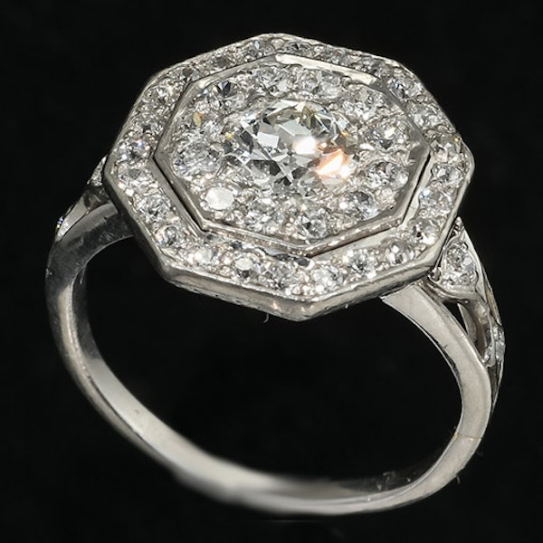 MM6628r Platinum Art Deco hexagon shaped diamond ring 1920/30c - image 1
