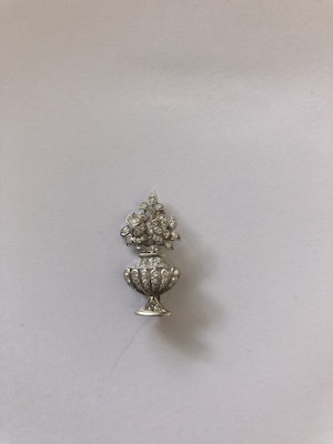 Art Deco diamond platinum brooch at Deco&Vintage Ltd