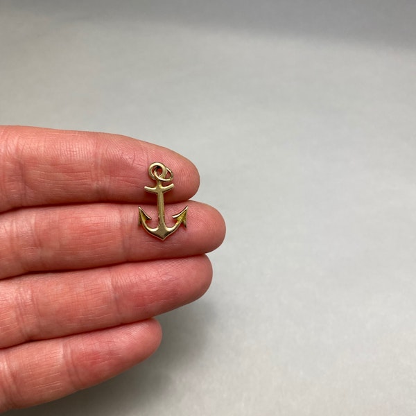 Charm in 9ct Gold Anchor date circa1950, Lilly's Attic since 2001 - image 2