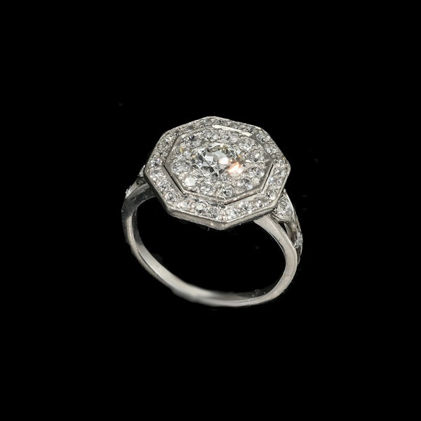 MM6628r Platinum Art Deco hexagon shaped diamond ring 1920/30c - image 2