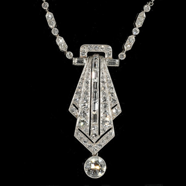 MM7006p Superb Art Deco diamond pendant 1920c platinum baguette and round diamonds - image 1