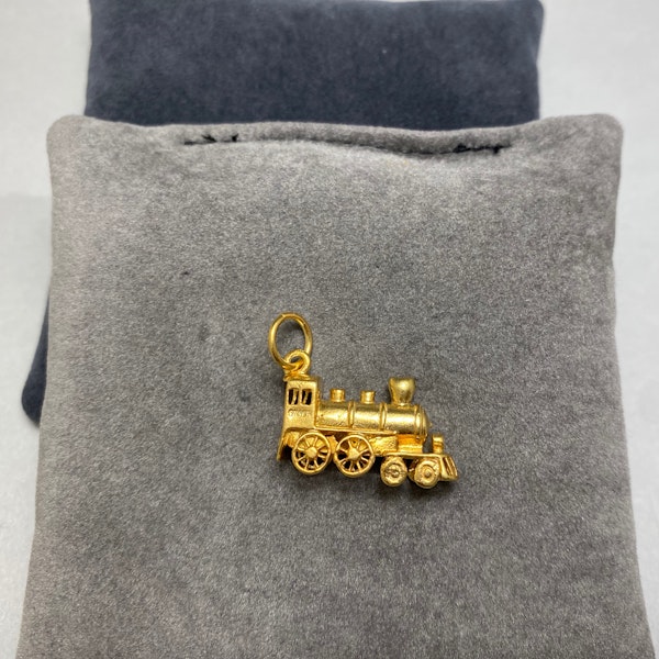 18ct Gold Vermeil Charm Locomotive date circa 1950, Lilly's Attic since 2001 - image 5